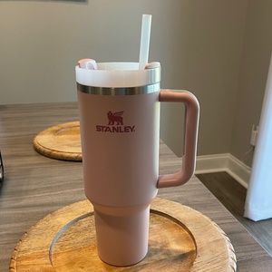 Stanley 40oz Stainless Steel Adventure Quencher Tumbler w/handle